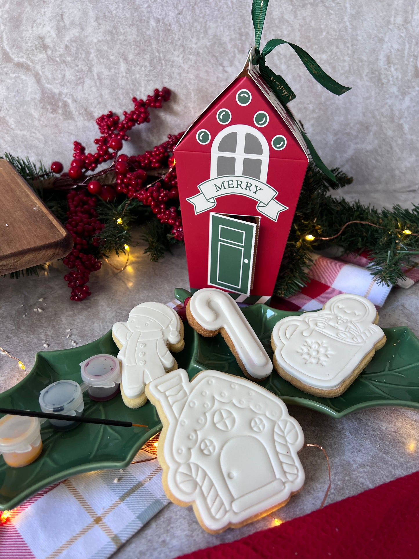 Paint your own cookie kit