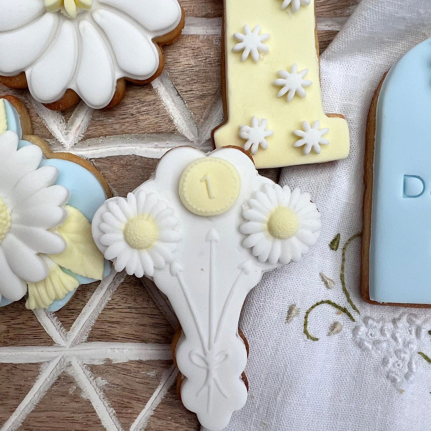 Special Daisy Cookies - Bake Me Happy Sunshine Coast