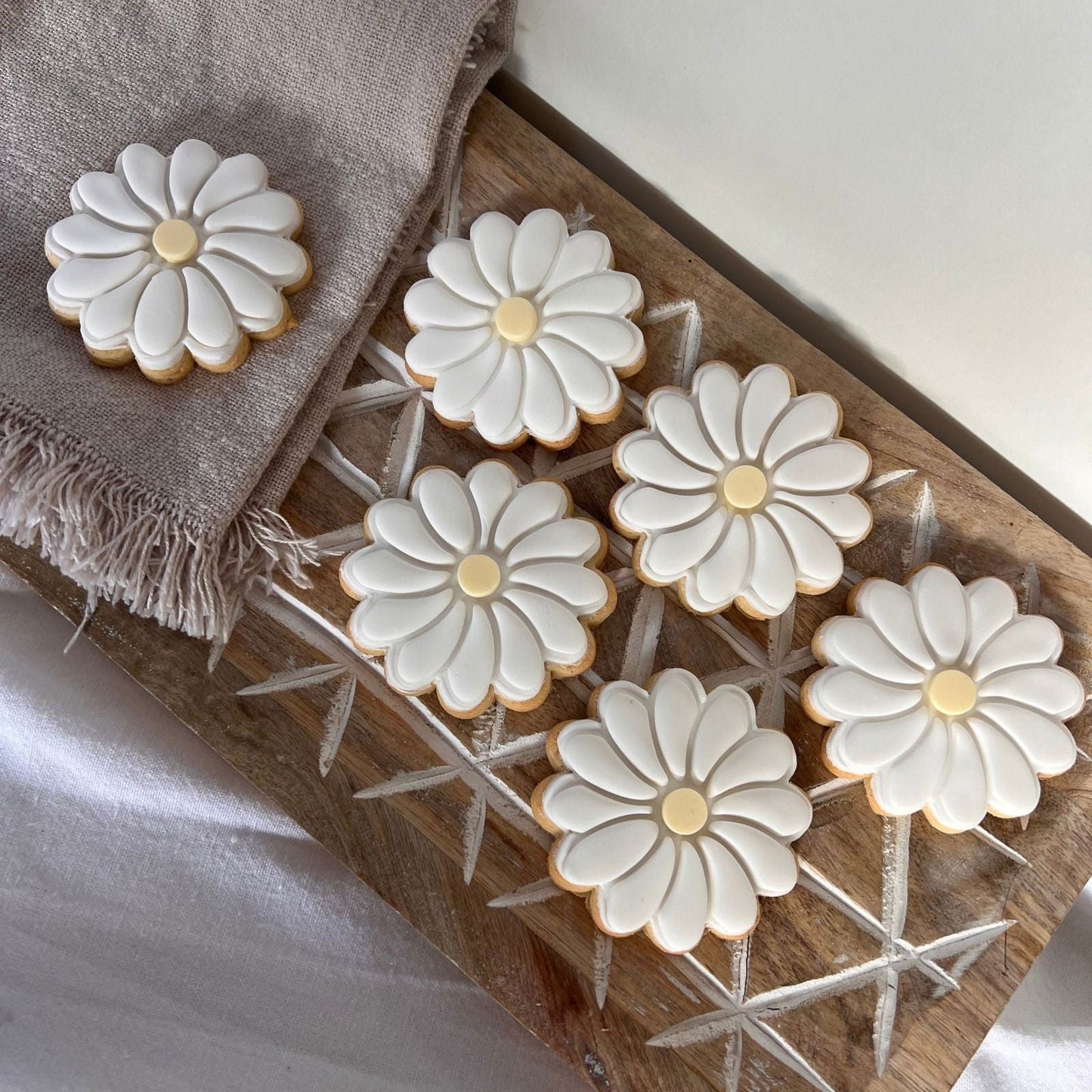 Daisy Cookies - Bake Me Happy Sunshine Coast